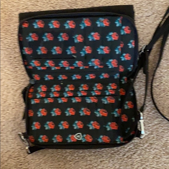 Vera Bradley Cross Body - Picture 3 of 4